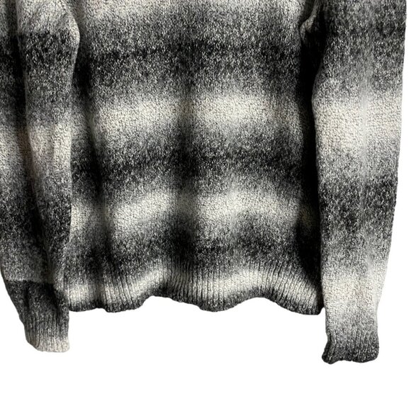 Jermyn & Bond Men's Patterned Knit Mock Neck Sweater - Picture 3 of 8